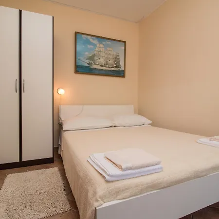 Apartamento Divna *