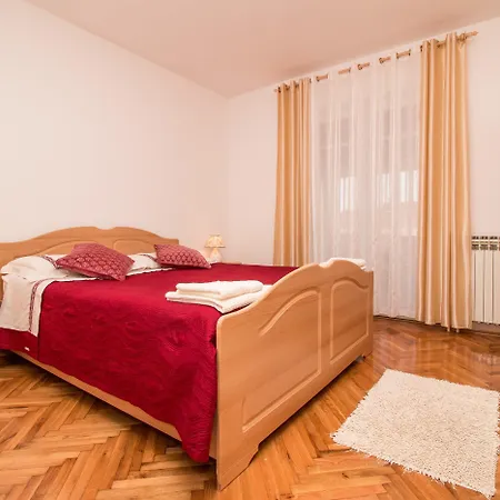 Divna Apartamento *
