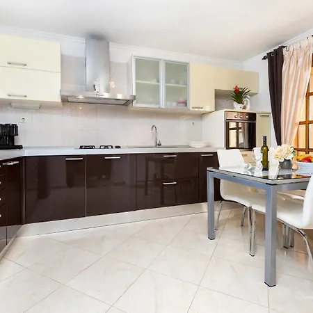Apartamento Divna *