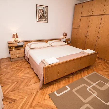 Divna Apartment