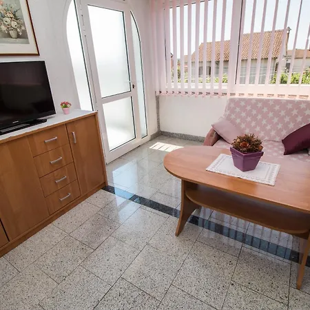 Apartment Divna *
