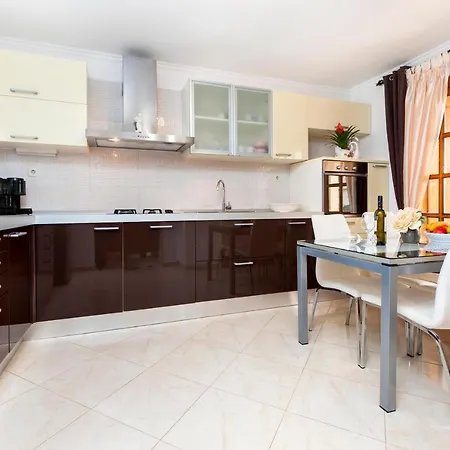 Divna Apartment *