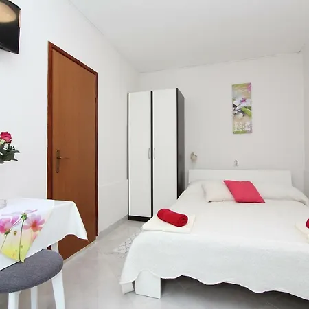 Apartment Divna *