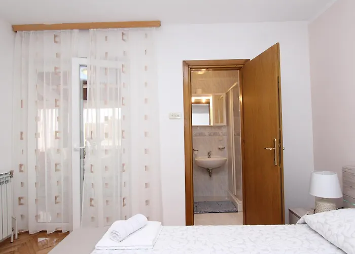 Apartament Divna *
